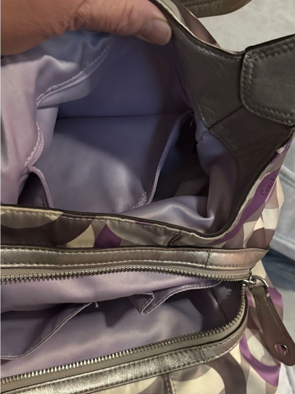 Coach Optic 10 Lavender Hobo - Picture 10 of 10